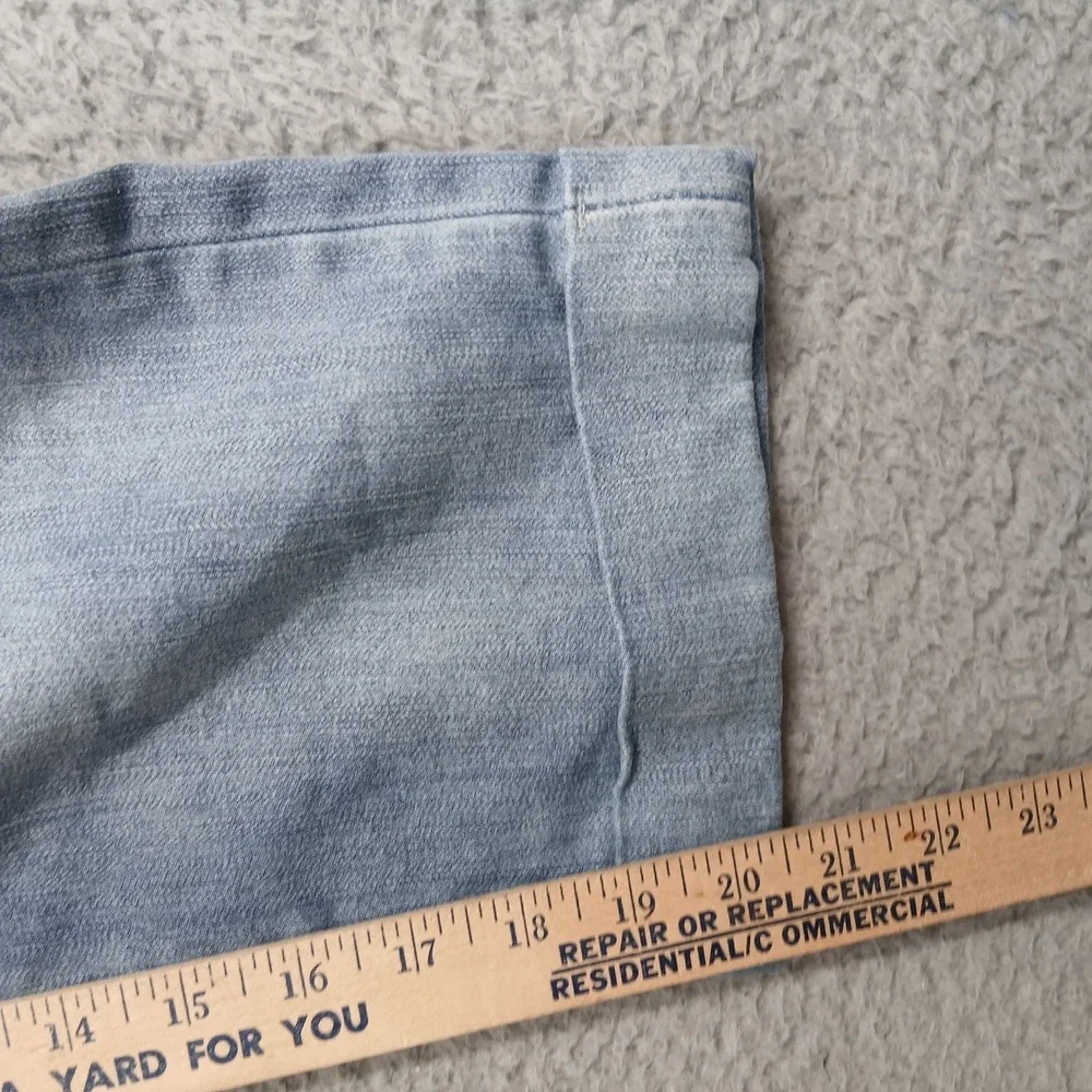 New York & Company Soho Curvy Crop Light Wash Denim Jeans Women's‎ Size 14 EUC